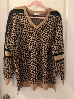 StyleList by Micaela Women's Tan and Black Leopard Print V-Neck Sweater